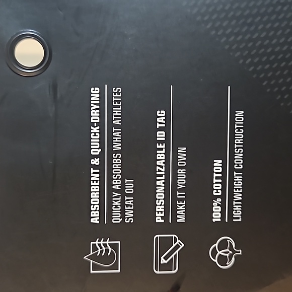 GATORADE GLITCHED COLLECTION SPORTS TOWEL: 16" X 25": NEW WITH TAGS - Picture 4 of 6